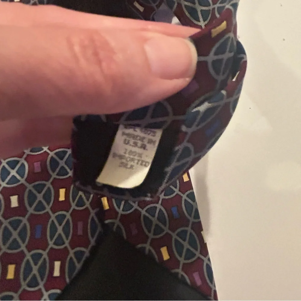Oscar de la Renta neckwear Couture imported silk geo printed tie USA preppy